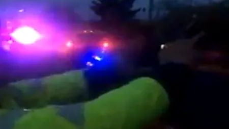 Agenți de la Rutieră, atacați cu topoarele, într-un sat din Suceava - VIDEO