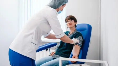 Analize gratuite pentru persoanele neasigurate. De la 1 iulie, vor putea beneficia de analize DECONTATE persoanele suspecte de cancer sau de SIDA