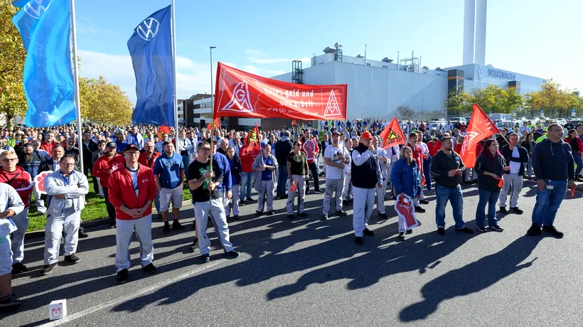 Criză în GERMANIA /Grupul auto Volkswagen vrea să închidă cel puțin trei uzine