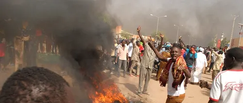 Noile caricaturi publicate de Charlie Hebdo au provocat un val de violențe în Niger. Zeci de biserici, hoteluri și restaurante au fost incendiate