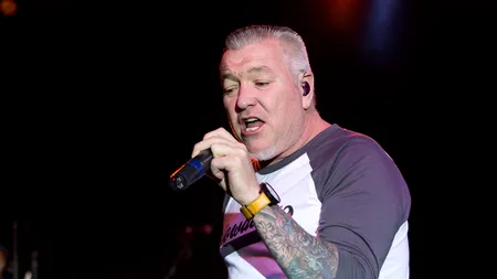 Steve Harwell, fostul solist al trupei SMASH MOUTH, a murit la 56 de ani