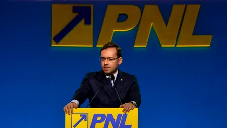 Chiuariu repetă la Congresul PNL gestul ambasadorului Harris de la Gala MEDIAFAX 2013