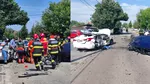 TRAGEDIE rutieră pe DN 65. Un copil în vârstă de 11 ani a murit, în urma impactului devastator dintre trei autoturisme