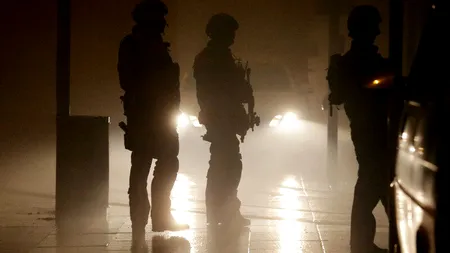 Trei răniți în urma unui atac armat la o casă de pariuri din Germania. Atacatorul este în libertate