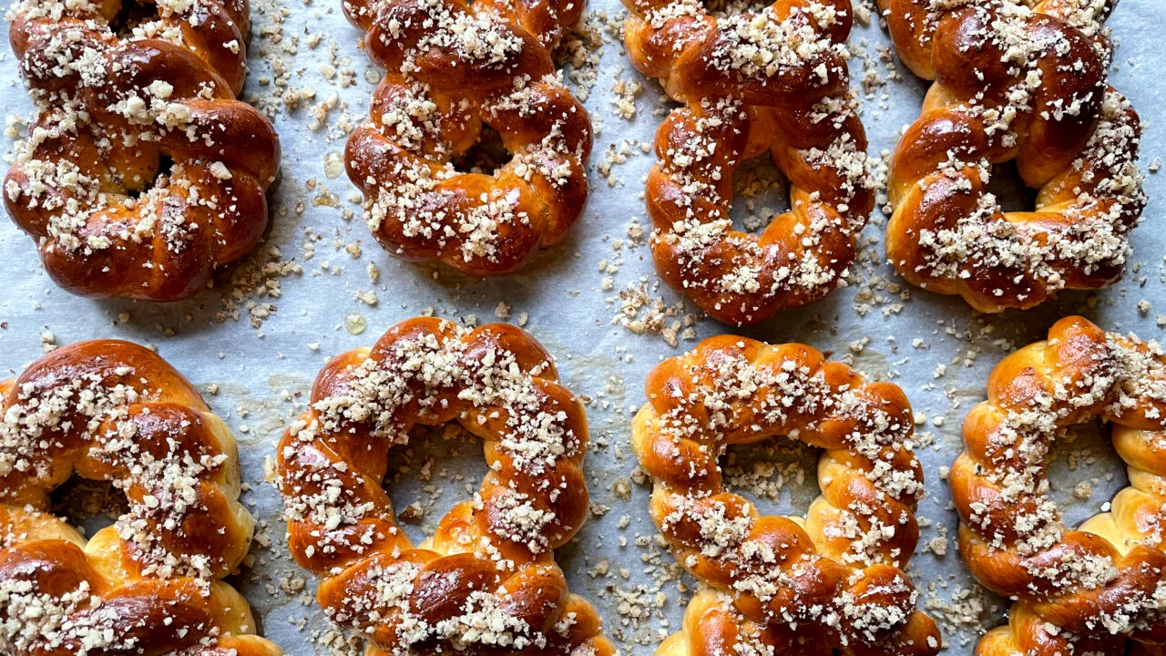 Cum prepari cei mai delicioși mucenici moldovenești fără zahăr. Ai nevoie de câteva ingrediente simple