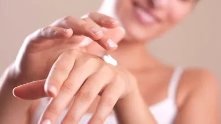 MĂSURI de PREVENȚIE | Cum ne protejăm pielea după dezinfectarea cu produsele pe bază de alcool