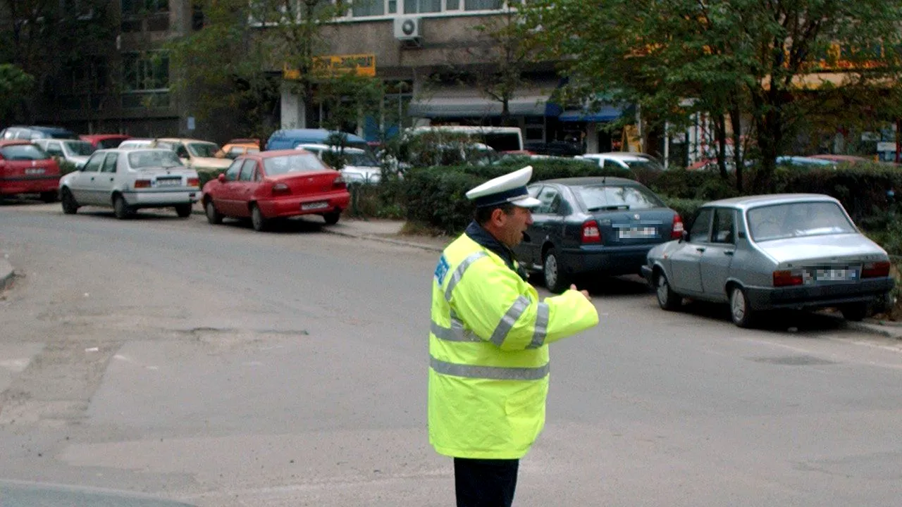 Cod Rutier 2023. Ce amendă primesc șoferii prinși cu telefonul la volan