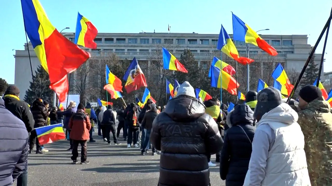Dosar penal şi amenzi de 10.000 de lei, după manifestația pro-Georgescu din Piaţa Victoriei
