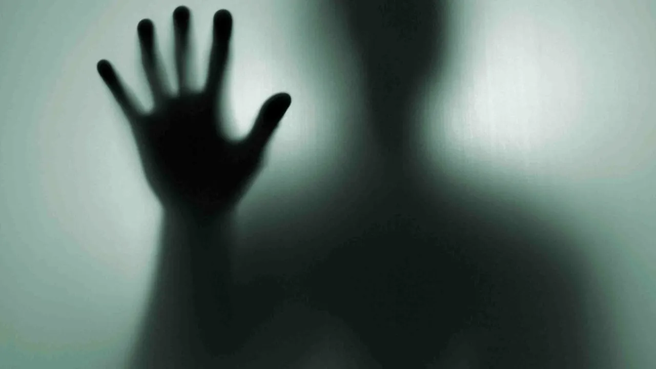 Imagini de groază din casa unei femei. A fost sfătuită să părăsească imediat locuința sau să cheme un preot