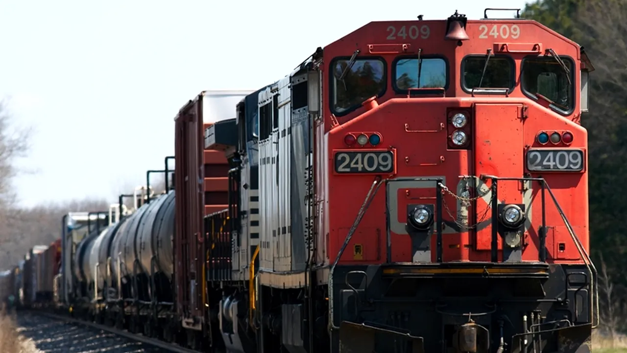 După trei licitații eșuate, CFR Călători încearcă din nou să se aprovizioneze pentru iarnă