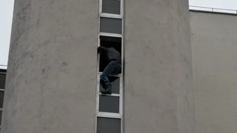 Un tânăr a amenințat că se aruncă de la o fereastră a Finanțelor Publice Vaslui