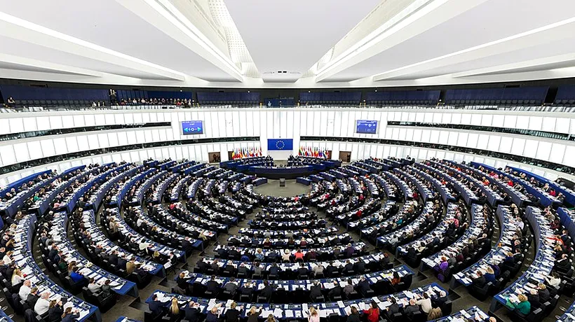 Câte MII DE EURO câștigă un europarlamentar pe lună, în 2024 / Pe lângă salariu, au și alte beneficii, între care o diurnă de 350 de euro/zi!