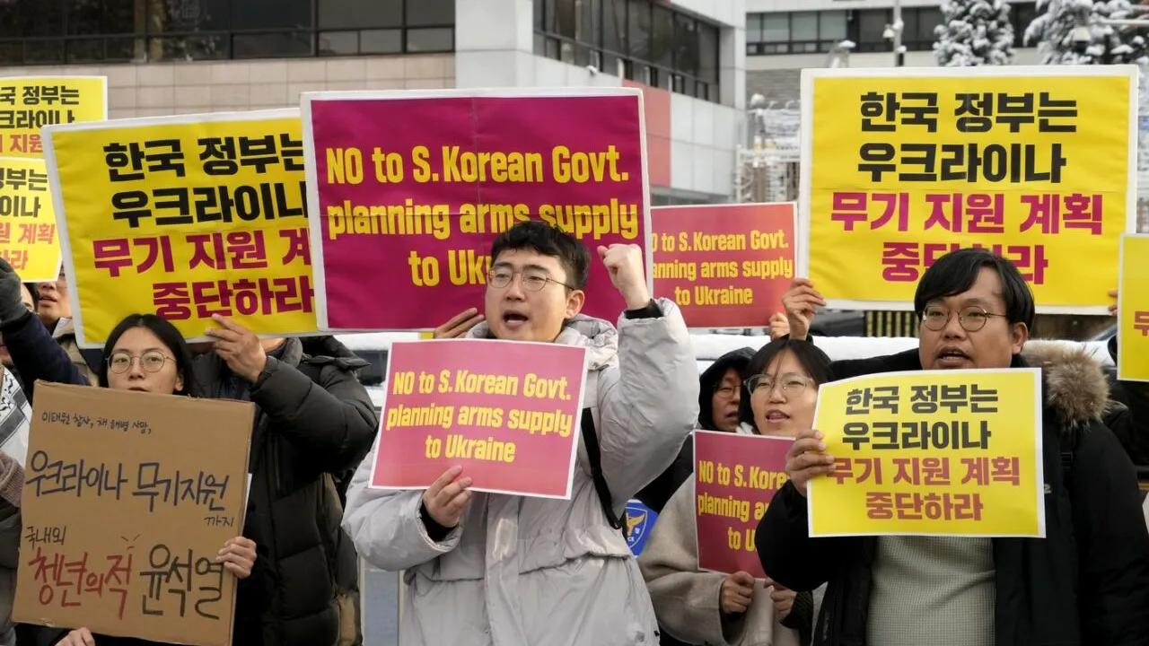 Președintele Coreei de Sud s-a întâlnit cu o delegație ucraineană la Seul, în timp ce populația sud-coreeană se OPUNE oferirii de arme Ucrainei