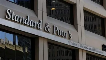Agenția de rating S&P a anunțat că va revizui toate previziunile globale după șocul tarifelor anunțate de Donald Trump
