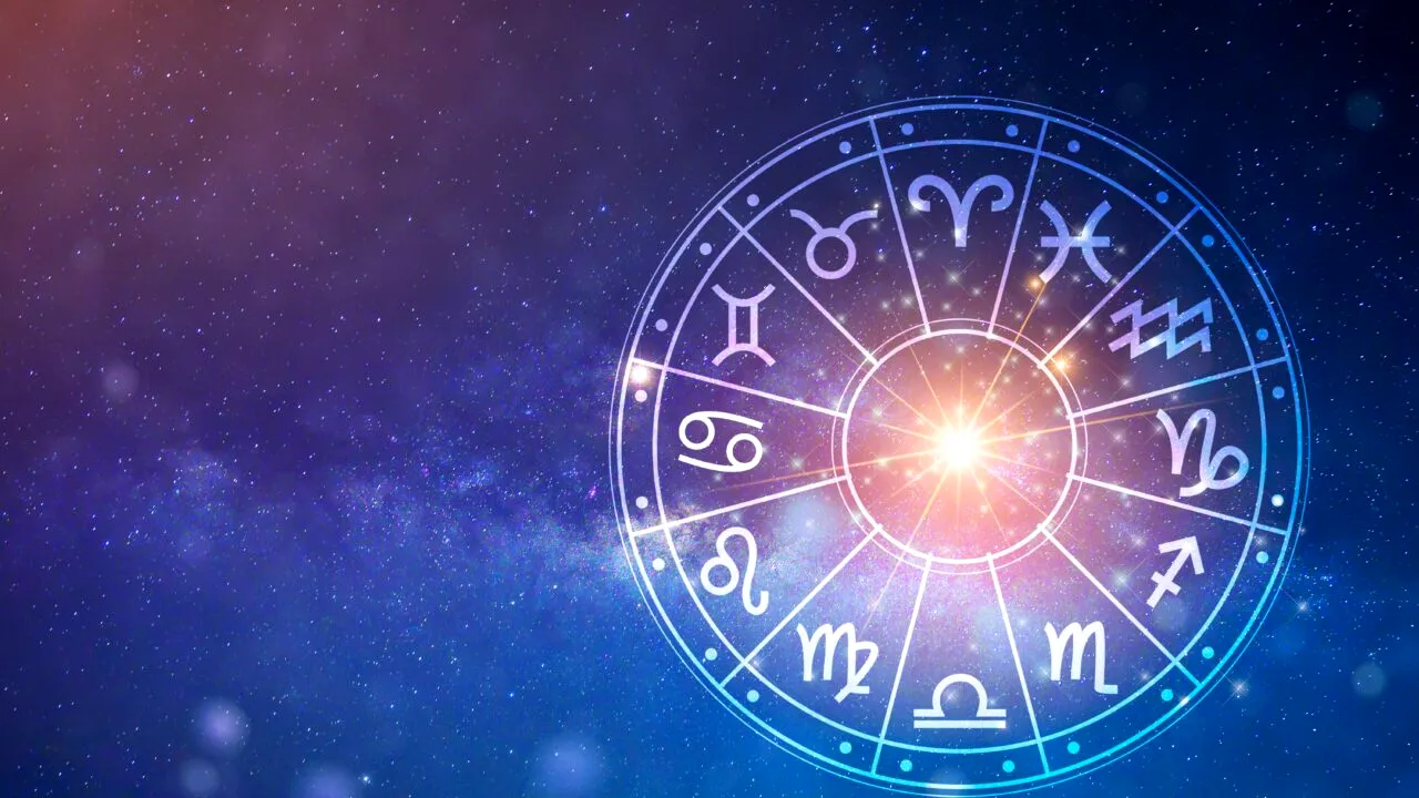 3 zodii vor avea noroc cu carul în luna aprilie! Bani, carieră, câștigurile nu se mai opresc