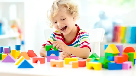 Cum alegem jucariile ideale pentru cei mici?