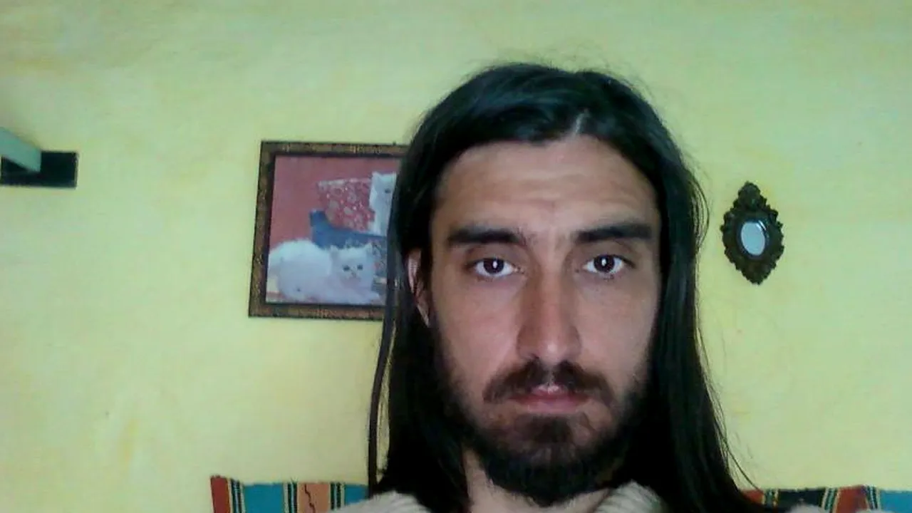 Un medic din comisia de expertiză a cumpărat cartea bărbatului care a încercat să detoneze o bombă la Iași. 