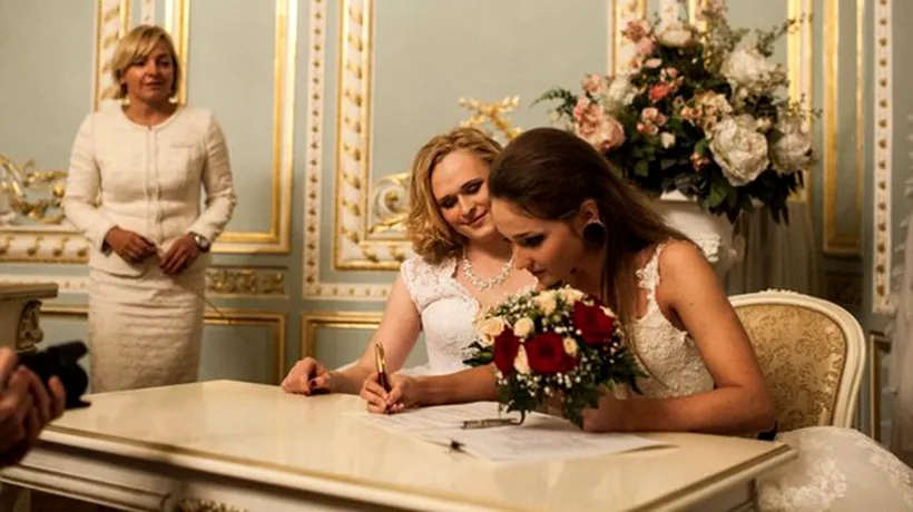 Un ONG a anunțat prima căsătorie a unui cuplu homosexual în Rusia 
