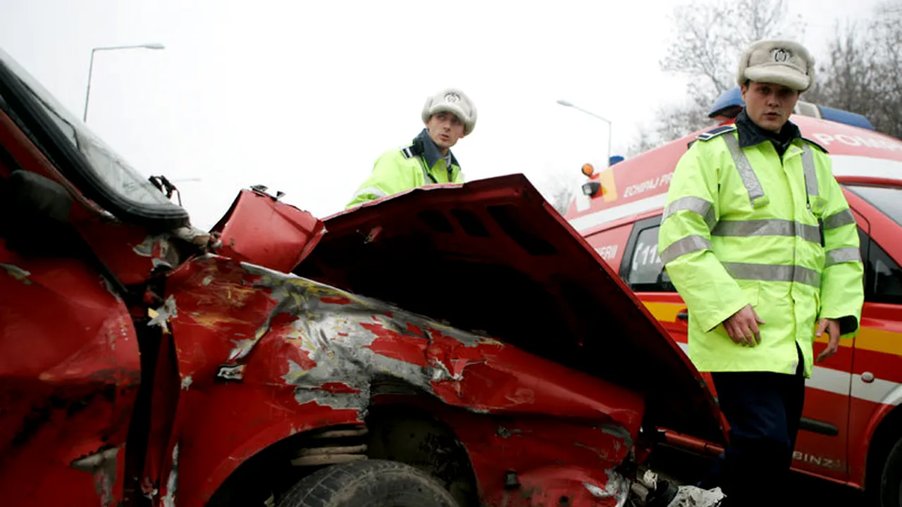 Un bărbat băut și fără permis a avariat 12 autoturisme în Timișoara