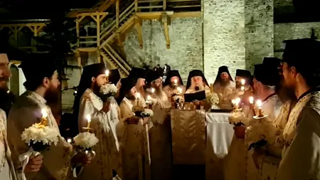 AMENDĂ. Preot sancționat cu 20.000 de lei după ce a oficiat o slujbă religioase cu zeci de persoane. Credincioșii vor fi și ei amendați