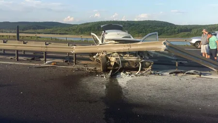 Accident grav marți seara pe Autostrada A1, între Sibiu și Sebeș, în zona Cristian: autoturismul condus de o femeie a lovit glisiera mediană și a luat foc