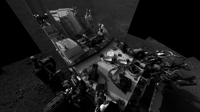 Fotografie de mare rezoluție cu robotul Curiosity, publicată de NASA