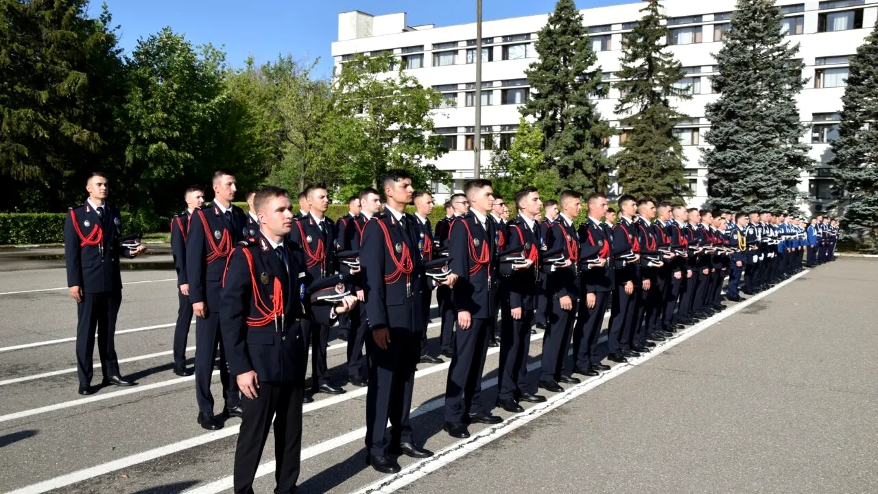 „Există suspiciunea de focar”. 63 de studenți de la Academia de Poliție, de URGENȚĂ la „Matei Balș”, intoxicați cu mâncarea primită la cantină!