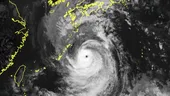 Nouă milioane de japonezi au fost anunțați să se evacueze urgent din fața super taifunul Nanmadol care a lovit duminică țara