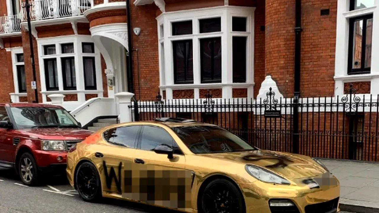 Săracul băiat bogat. Două mașini de lux distruse, în numai două luni. Una e explodat, alta a fost vandalizată