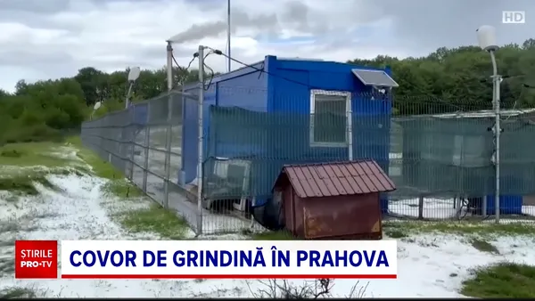 Vremea rea a adus grindină în Vărbilău, Prahova. Bucățile de gheață au făcut pagube mari