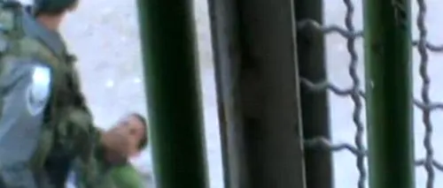 Polițist israelian, filmat în timp ce lovea un copil palestinian. VIDEO