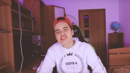 Selly la debut. Ce făcea vloggerul în 2013. „A început școala!