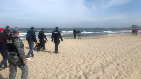 Marea Neagră continuă să aducă la mal colete cu DROGURI. Peste 150 de kilograme, recuperate de pe plajă
