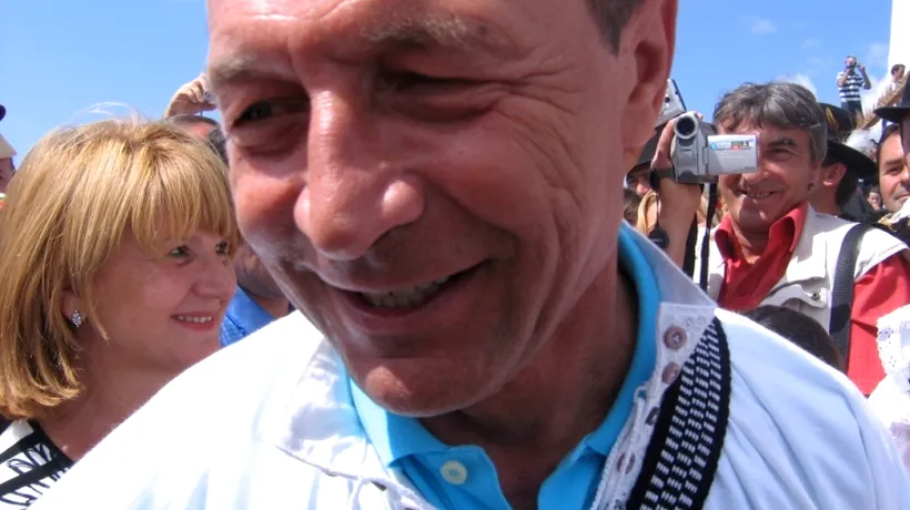 Ultima de la Băsescu: Fetițele cu fundulețul gol