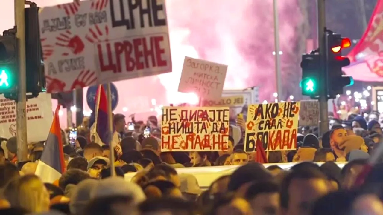 Zeci de mii de oameni participă, în orașul Nis, la un miting împotriva guvernului sârb