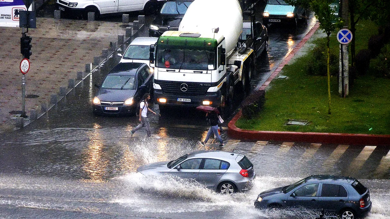 Bucureștiul și 56 de localități, afectate de furtuni și inundații