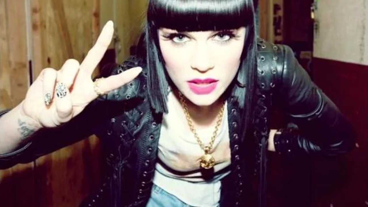 Cântăreața Jessie J. s-a ras în cap. Ce a determinat-o pe vedetă să recurgă la acest gest