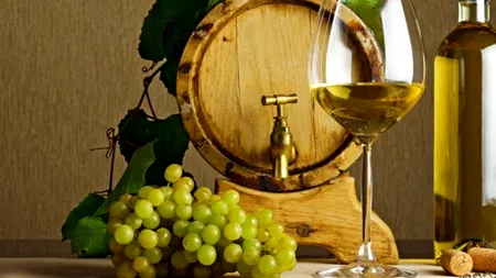 Cum răcești un pahar de vin, fără să-l diluezi cu gheață. Secretul pe care nimeni nu ți-l spune