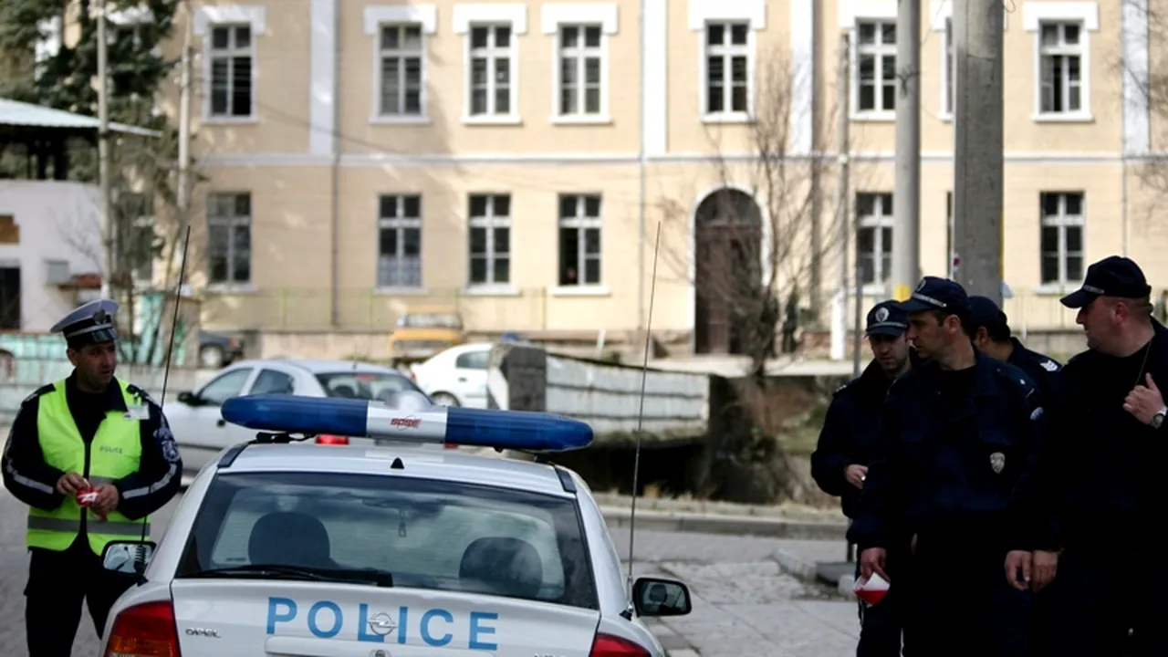 Un bărbat a deschis focul spre o familie de romi, în Sofia, omorând două persoane