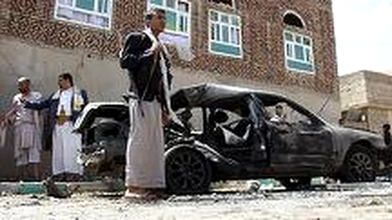 Peste 120 de morți în atentate care au vizat moschei din capitala Yemenului