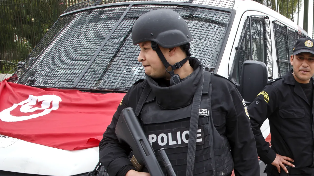 Militar tunisian, ucis după ce a deschis focul și a omorât șapte camarazi lângă sediul Parlamentului