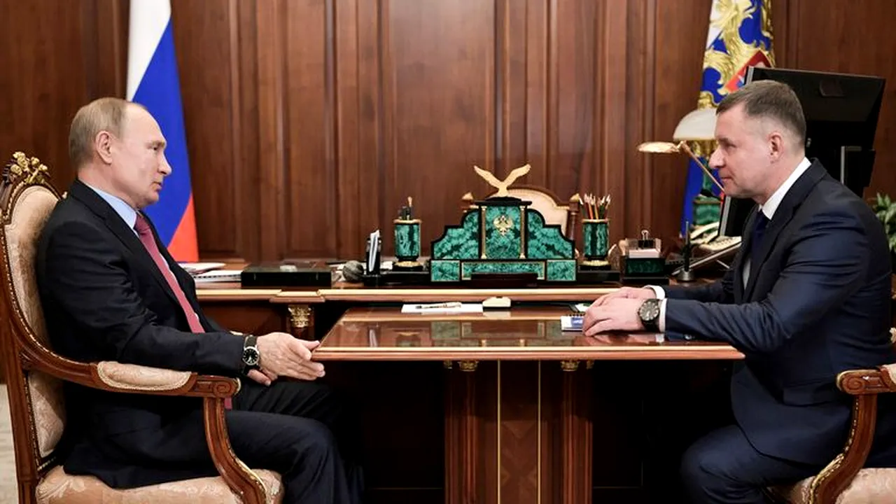 Ministrul rus, Yevgeny Zinichev, a murit în timpul exercițiilor de antrenament în Arctica. Oficialul încerca să salveze un cameraman care a căzut de pe o stâncă