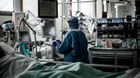 REFUZ. Un medic infecţionist din Iaşi nu acceptă detaşarea la Suceava: „Cum ai putea să laşi o mamă de 90 de ani singură? Cum e posibil să acţionezi într-un mod aşa de mişelesc?”