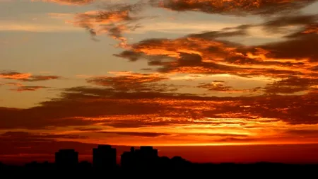 Ploile din România ar putea deveni acide, în perioada următoare, din cauza unui un nor toxic! Ce spun meteorologii despre acest fenomen