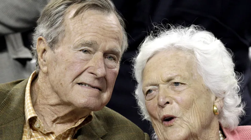 George H.W. Bush  și soția sa, Barbara Bush, internați în același spital. Fostul președinte este în stare gravă