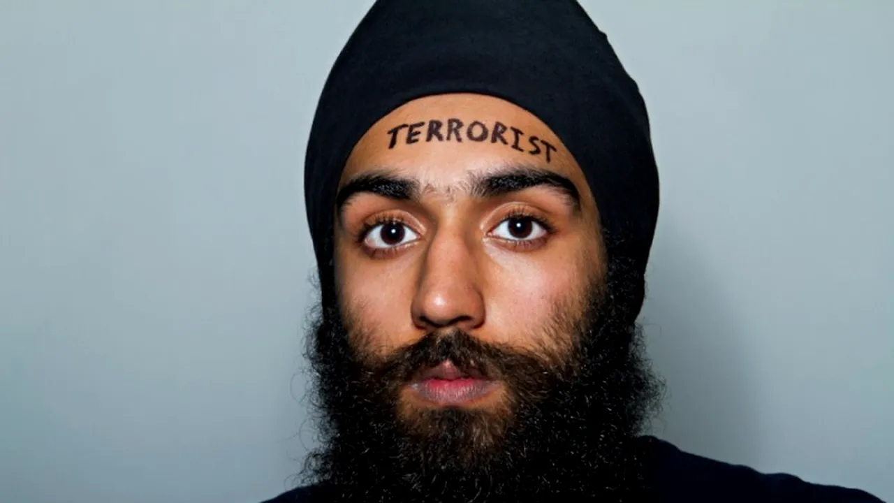 Un proiect fotografic ambițios scoate la lumină insecuritățile și inhibițiile societății contemporane. GALERIE FOTO