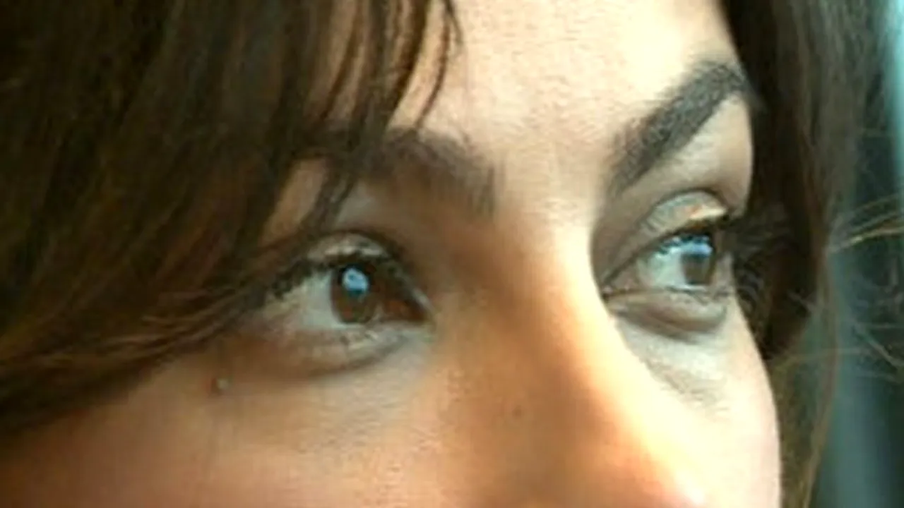 E Mădălina Ghenea din nou singură? 