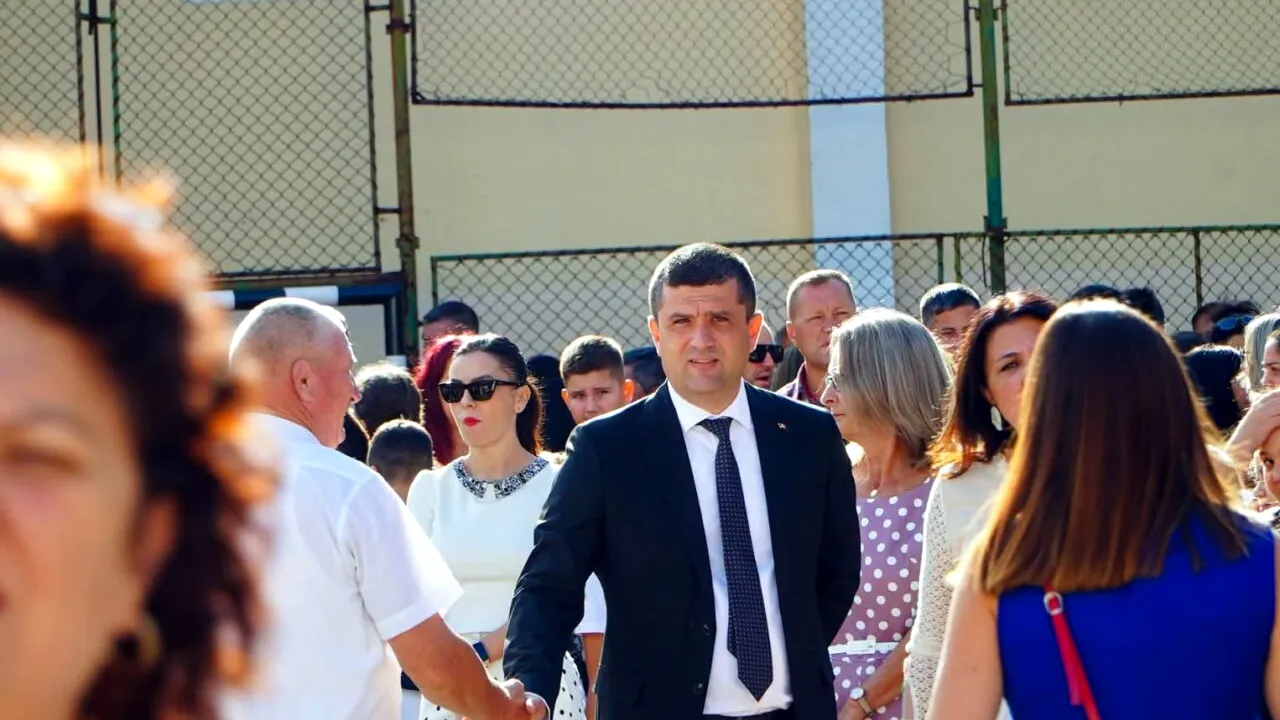 Miruță retrăiește emoția primei zile de școală: 