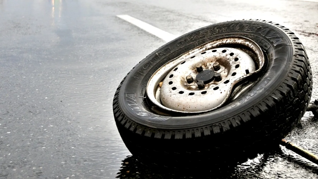 Accident grav pe DN1. Trei morți după ce un autoturism s-a ciocnit cu un microbuz