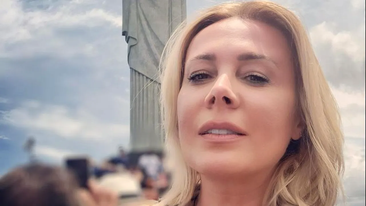 FOTO / Cum arăta Dana Săvuică în anii studenției. ”Le-am scos acum la lumină”